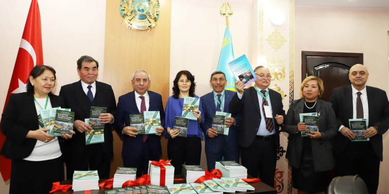 Іргелі ғылымның да іргесі сөгіліп тұр