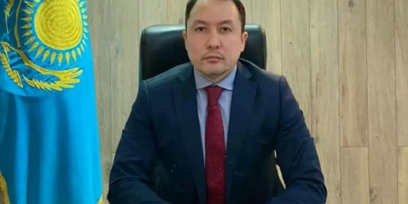 Сотта ақталып шыққан шенеунік мемлекеттен 100 млн теңге сұрады