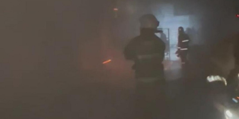 Алматыда тағы бір базар өртеніп жатыр