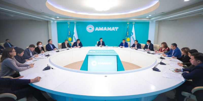 Ерлан Қошанов «AMANAT» партиясында ұйымдастыру жиынын өткізді