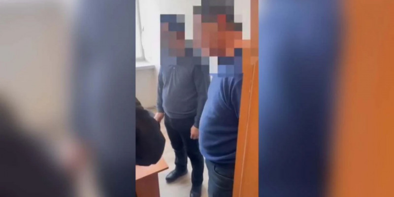 Таразда студенттерден пара алған ЖОО оқытушысы ұсталды