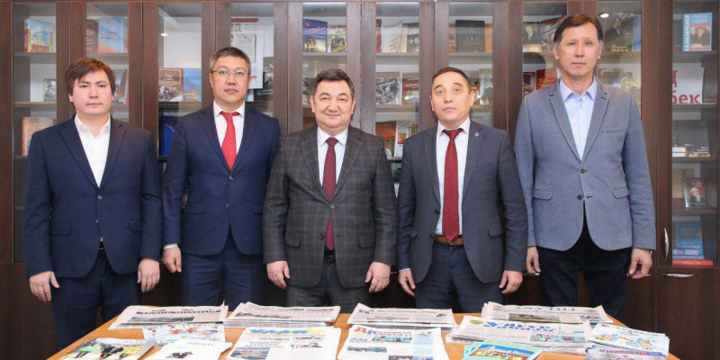 Құрамына 12 басылым кіретін «Қазақ газеттері» қайта құрылды