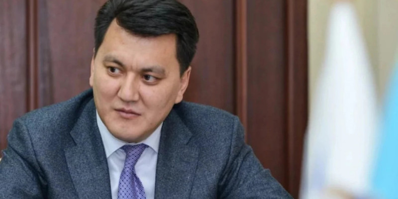 Ерлан Қарин жаңадан тағайындалған екі жас министрге қатысты пікір білдірді