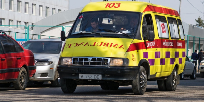 Жамбыл облысында жедел жәрдем көлігі жол апатына ұшырады