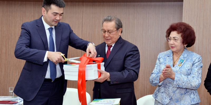 Абай университетінде жаңа жинақтың тұсауы кесілді