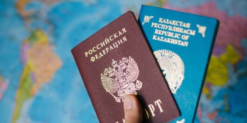 Қос азаматтығы бар үш ресейлікке айыппұл салынды