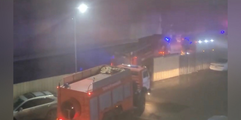 Алматыда «Сәлем» базары өртеніп жатыр