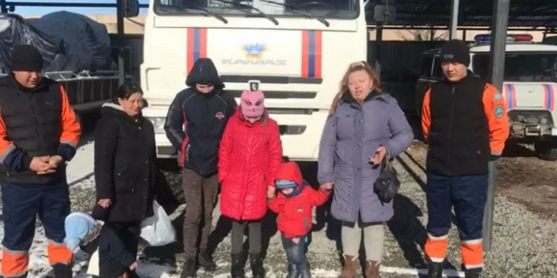 Алматы облысында балалы екі әйел құтқарылды