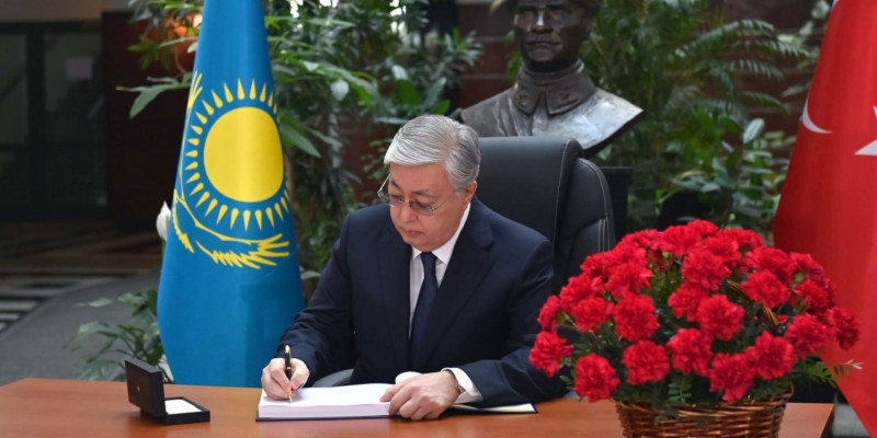 Президент Қазақстандағы Түркия елшілігіне барды