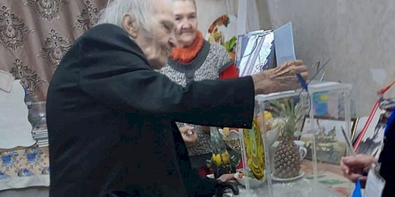 Алматыда 103 жастағы соғыс ардагері дауыс берді