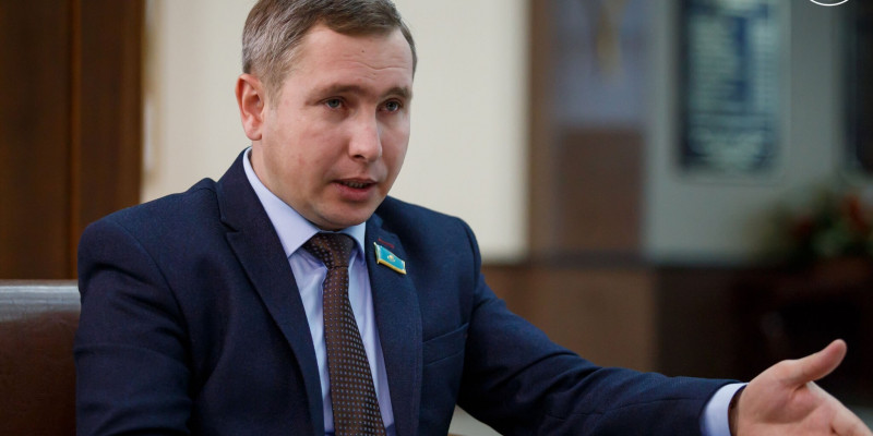 Еліміздің саяси өмірі үшін батыл шешімдер жасалды – Геннадий Шиповских