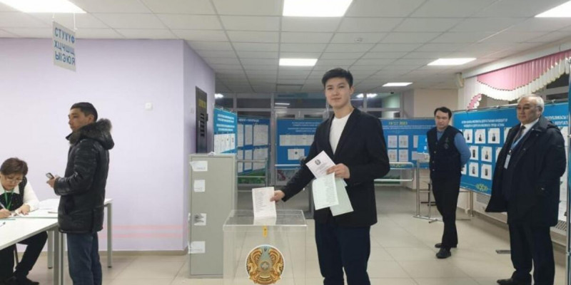 Астананың 18 жастағы тұрғыны сайлауда алғаш рет дауыс берді