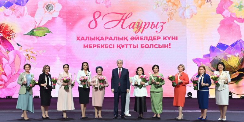 Президент «Аруана» байқауының жеңімпаздарын марапаттады