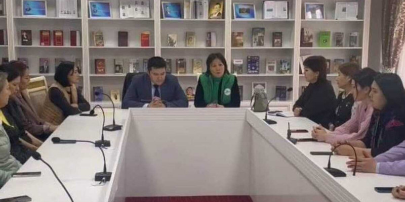 «Байтақ» партиясының белсенділері Талдықорғандағы кітапхана ұжымымен кездесті