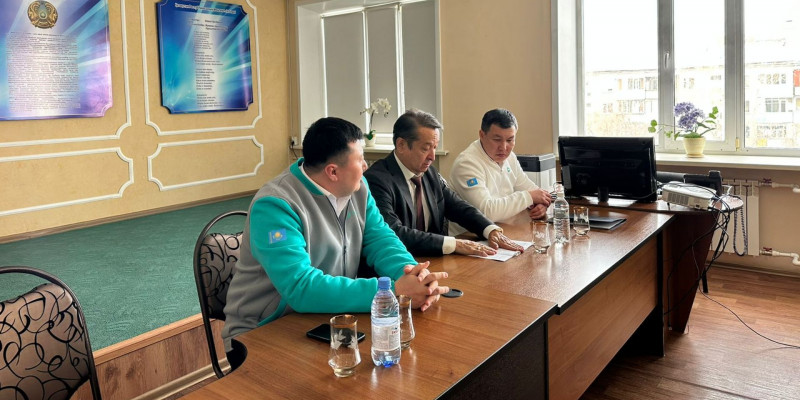 Кандидаттар Петропавлдағы емхана қызметкерлерімен тұрғын үй мәселесін талқылады