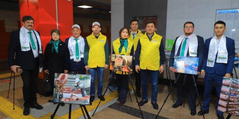 «Ауыл» партиясы «Өнімдер сөрелерде өспейді» тақырыбында фотокөрме ұйымдастырды