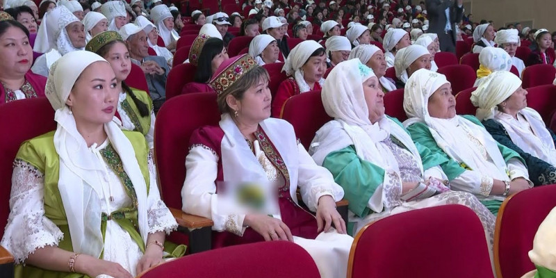 Шымкент қаласында мыңға жуық әйел бас қосты