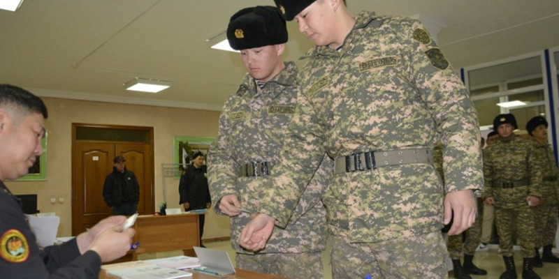 Маңғыстаулық егіз сарбаздар өз таңдауларын жасады