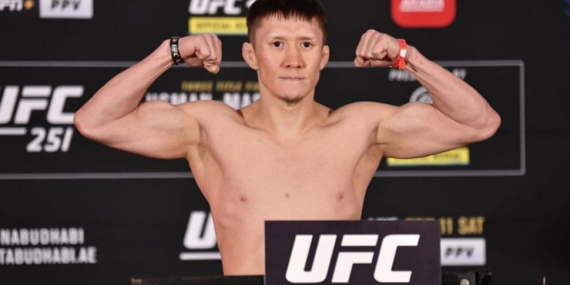 Соңғы мүмкіндік: Жалғас Жұмағұлов UFC-де тағы бір кездесу өткізеді