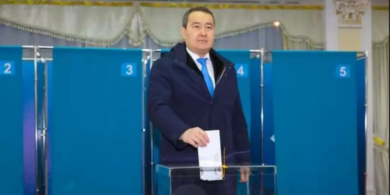 Әлихан Смайылов сайлауда дауыс берді