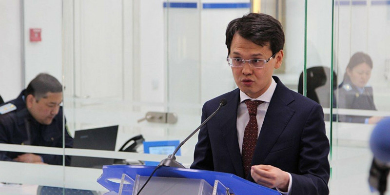 Мусин тікелей эфир кезінде ыңғайсыз жағдайға тап болды