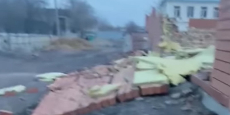 Қарағанды ​​облысында желден мектеп ғимараты құлап қалды (ВИДЕО)