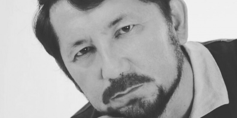 «Сезгендей»: белгілі ақын өмірінің соңында жол апаты туралы өлең жазған