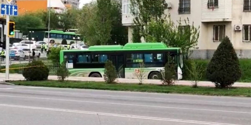 Шымкенттегі жол апатын көргендер оқиғаның қалай болғанын айтты