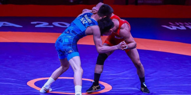 Қазақстандық екі балуан Азия чемпионатында күміс жүлде алды