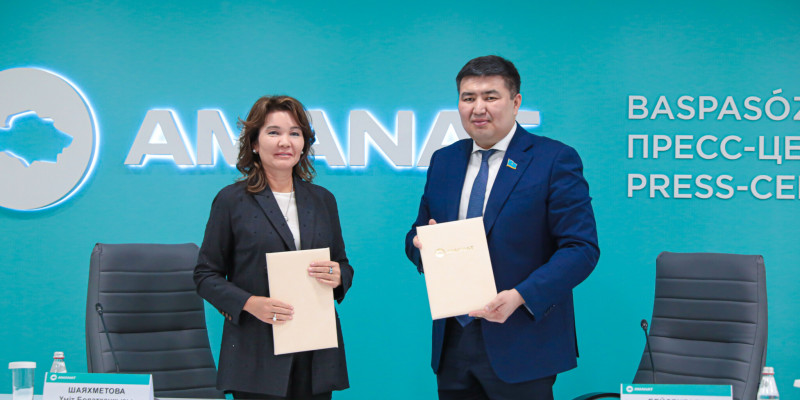 «Қарызсыз қоғам»: «AMANAT» партиясы мен Halyk Bank жаңа жобаны іске қосты