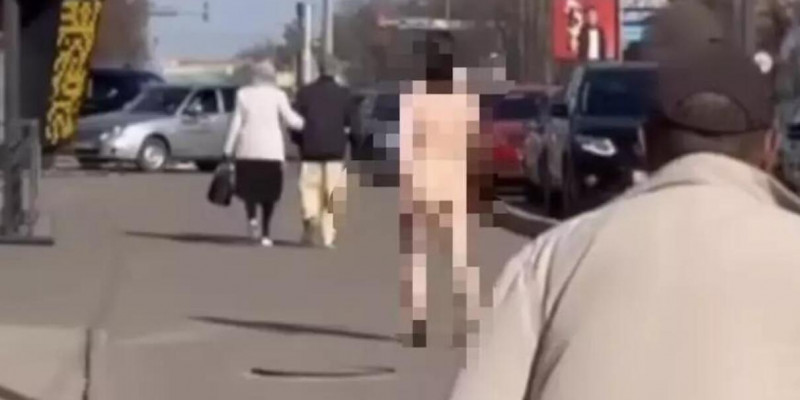 «Жалаңаш жүрген»: Павлодарда 31 жастағы тұрғын ұсталды (ВИДЕО)