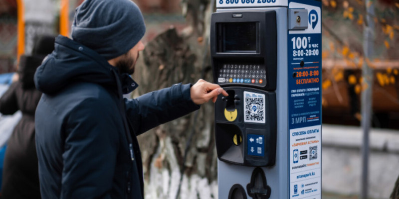 Мәжілісмен ақылы автотұрақтар санын азайтуды ұсынды