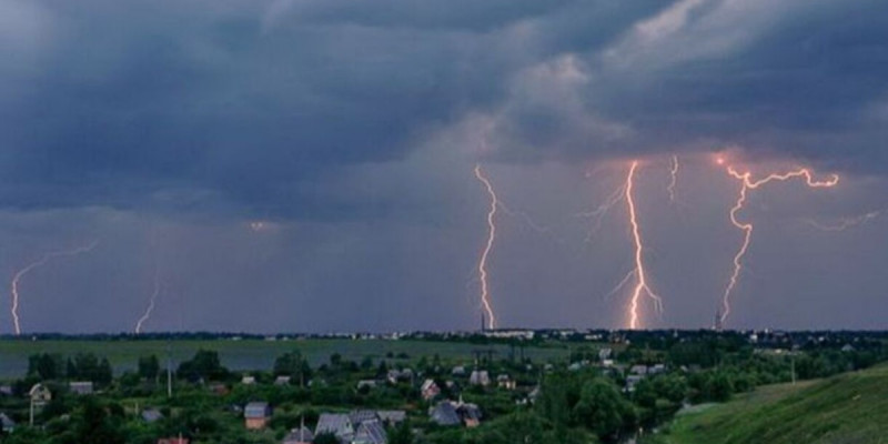 Қазақстанның басым бөлігінде найзағай ойнап, тұман түседі