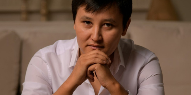 «Рөлде мен отырдым»: әнші Нұржан Қалжан марқұм досы Руслан Бөлебайдың өмірін жалмаған жол апатын есіне алды