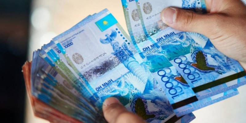 Такси жүргізушісі алданған зейнеткерге 3 миллион теңгесін қайтарып берді