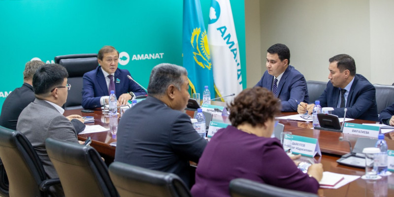 «AMANAT» қалдықтарды басқару кезінде тиімсіз жұмыс істегені үшін Экология министрлігін сынға алды