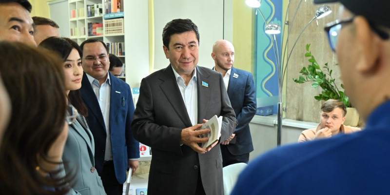 «AMANAT»-та отандық әдебиетті насихаттауға ниетті