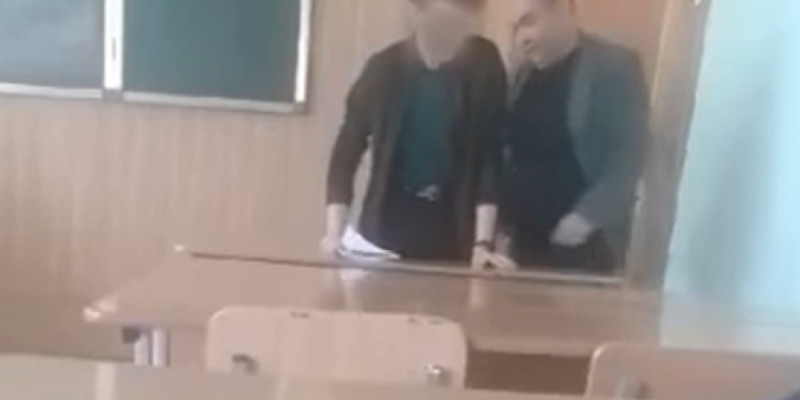 Павлодарда мұғалім колледж студентін белдікпен сабаған