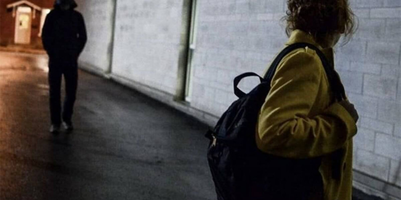 «Пышақпен қорқытқан»: Астана тұрғынынан ақша бопсалаған күдікті ұсталды