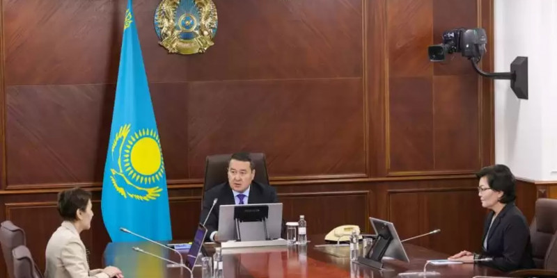 Әлихан Смайылов жаңа министрлерді ұжымға таныстырды