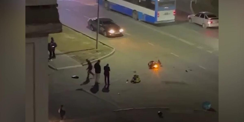 "Барлығын кешірер едім, мұнысын кешірмеймін": Павлодарда мас полицей қағып кеткен тамақ жеткізуші мәлімдеме жасады