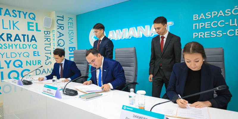 «AMANAT»-тың 111 байланыс орталығы» 3 жылда 50 мың отбасына көмек көрсетті