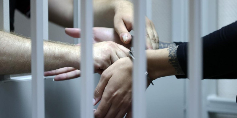 Есірткі тасымалдаған астаналық сән салонының қызметкері ұсталды