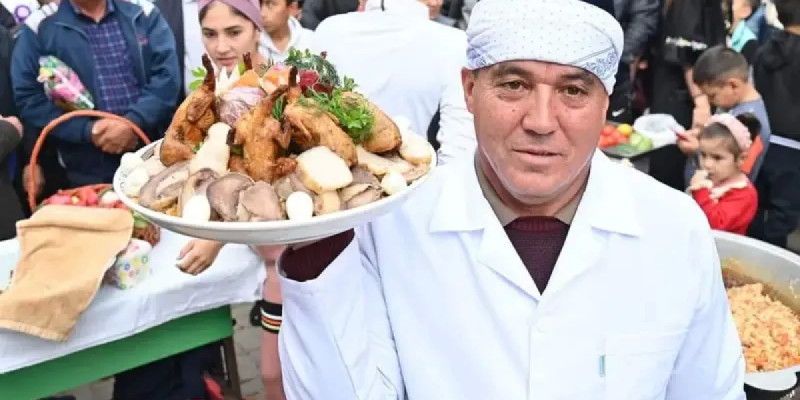 Шымкентте аспаздар палау әзірлеуден жарысты