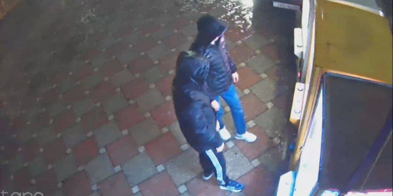 Талдықорғанда жасөспірімдер ойын автоматын бұзып, тонап кетті
