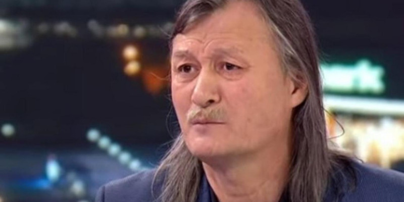 Ұлықпан Жолдасов Ғаділбек Жаңай жайлы қызық оқиғасын бөлісті