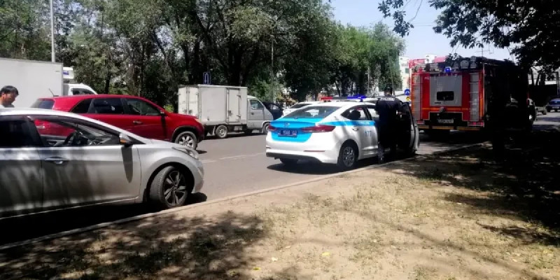 Алматыда өрт сөндіру көліктеріне жол бермеген жүргізушілерге айыппұл салынды