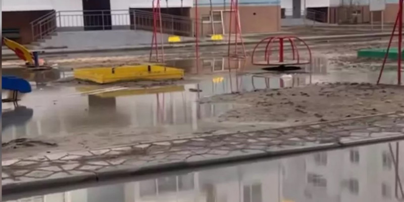 Атырау көшелерін кәріз суы басты