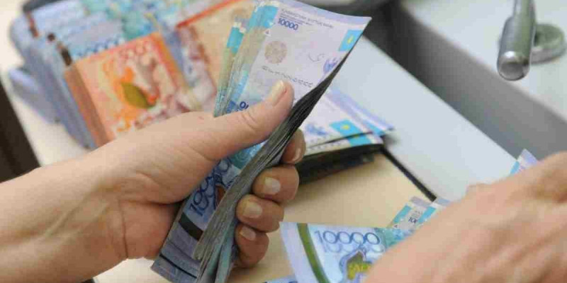 Мемлекеттік қызметкерлердің жалақысы көтеріледі