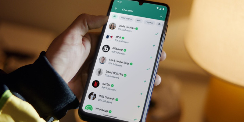 WhatsApp-та чаттар мен фотоларды сақтау ақылы болады